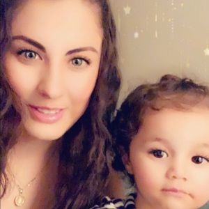 Meet your Posher, Alejandra